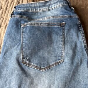 Vigoss skinny plus size jeans. Distressed